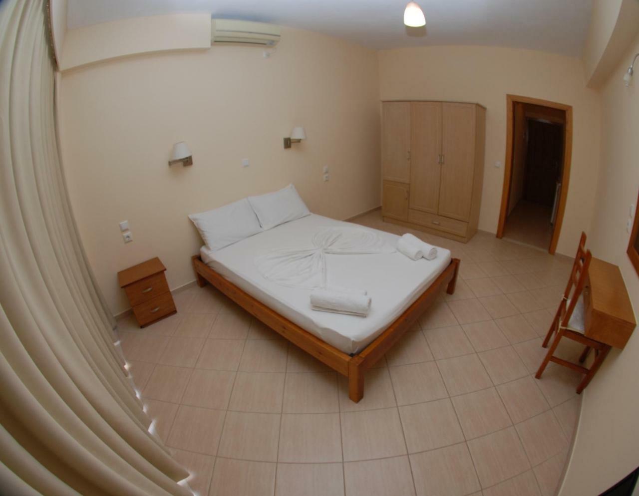 Nikos Hotel And Apartments Saranda Extérieur photo