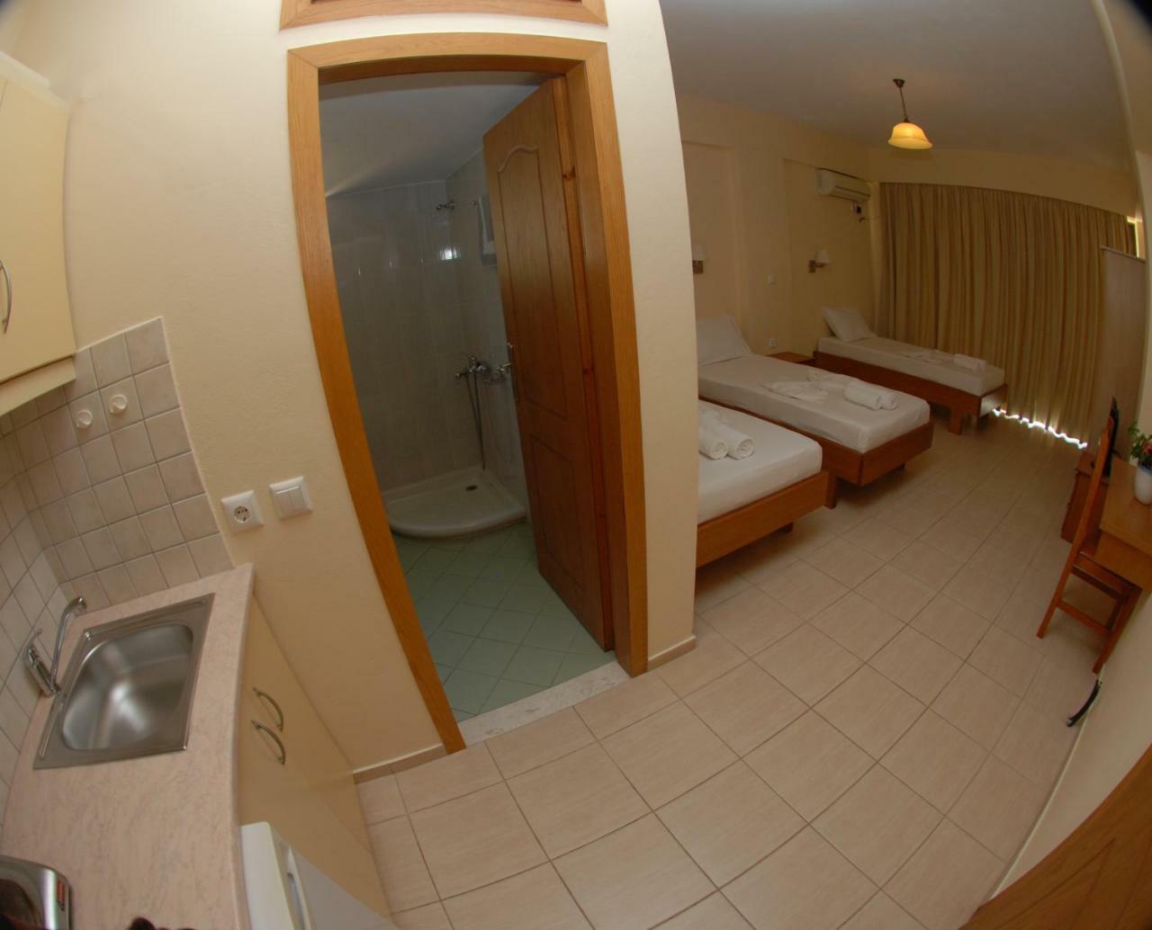 Nikos Hotel And Apartments Saranda Extérieur photo