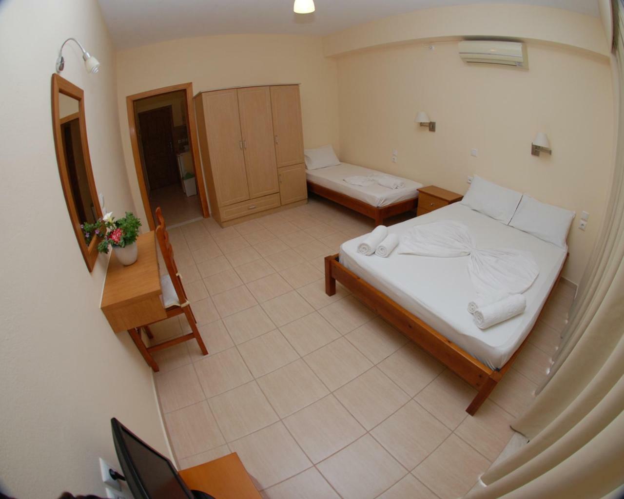 Nikos Hotel And Apartments Saranda Extérieur photo