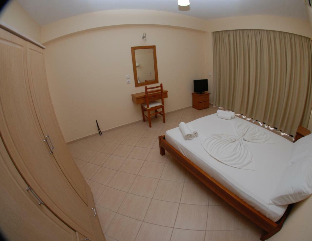 Nikos Hotel And Apartments Saranda Extérieur photo