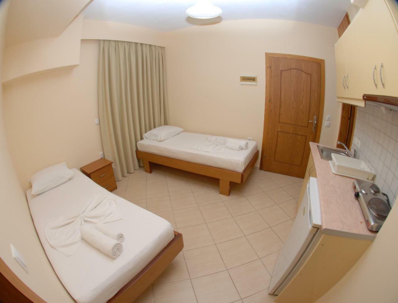 Nikos Hotel And Apartments Saranda Extérieur photo